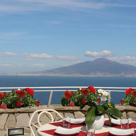 MiraSorrento Exterior foto
