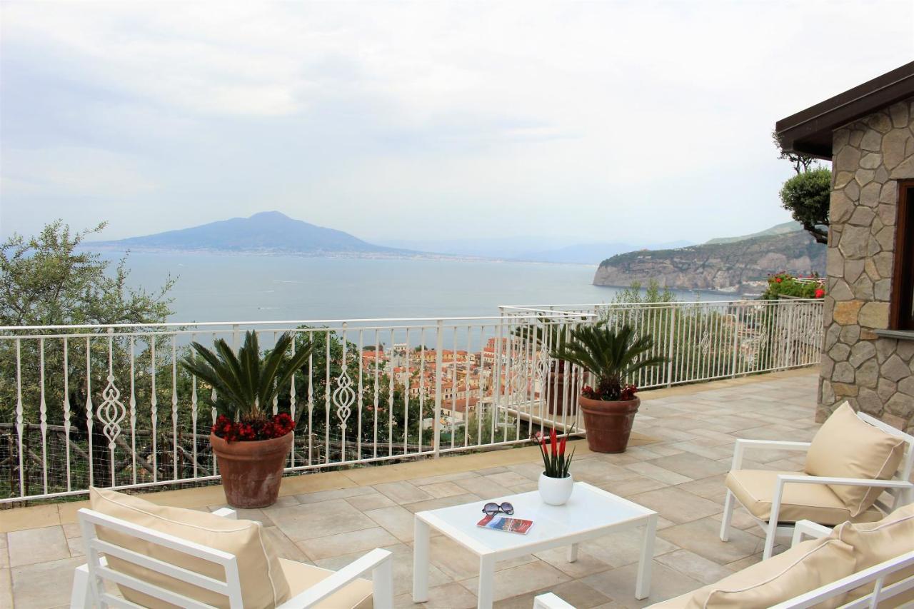 MiraSorrento Exterior foto