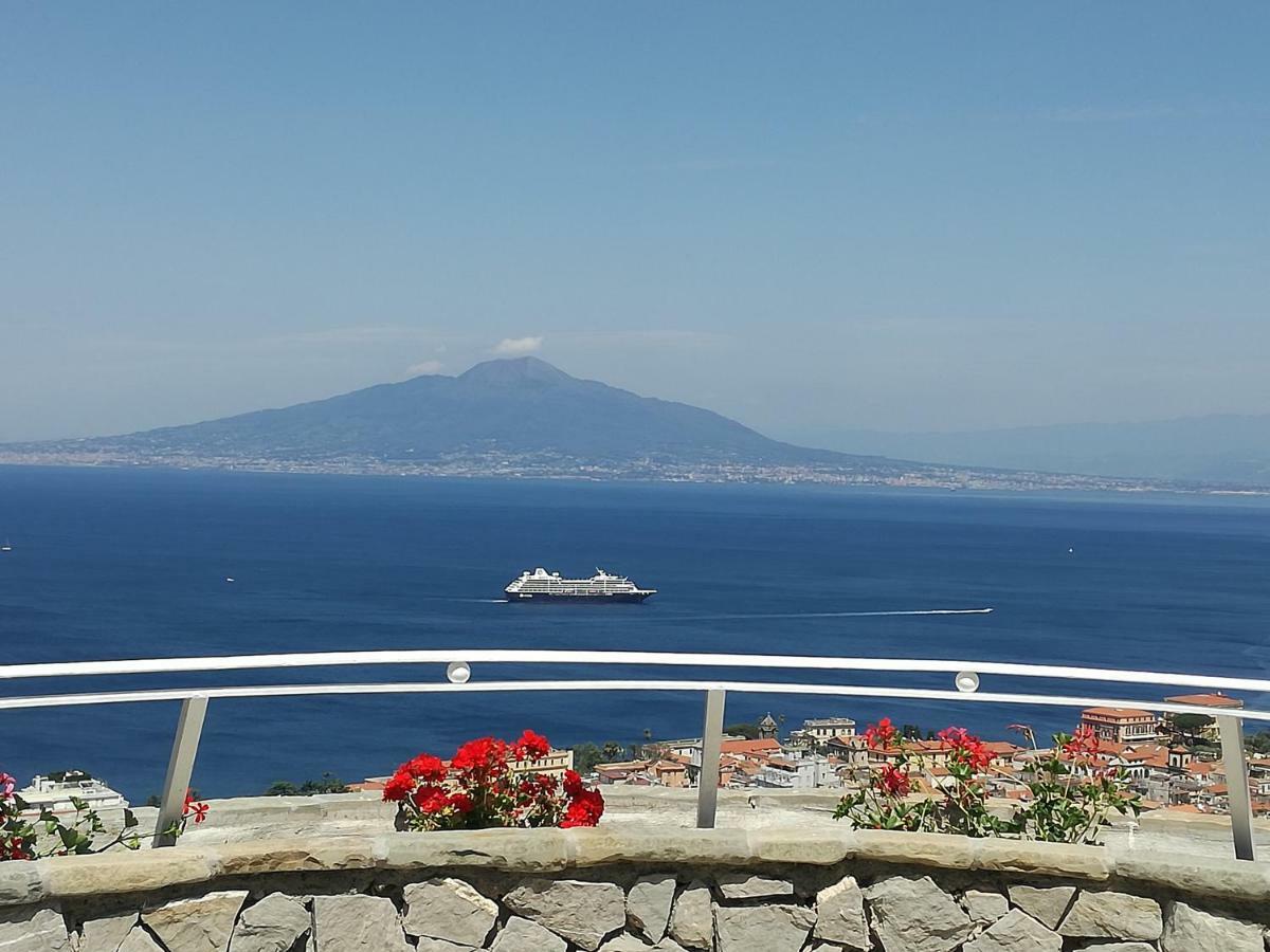 MiraSorrento Exterior foto